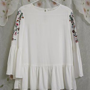 Beachlunchlounge Floral Embroidery White Bell Sleeve Summer Blouse Size M